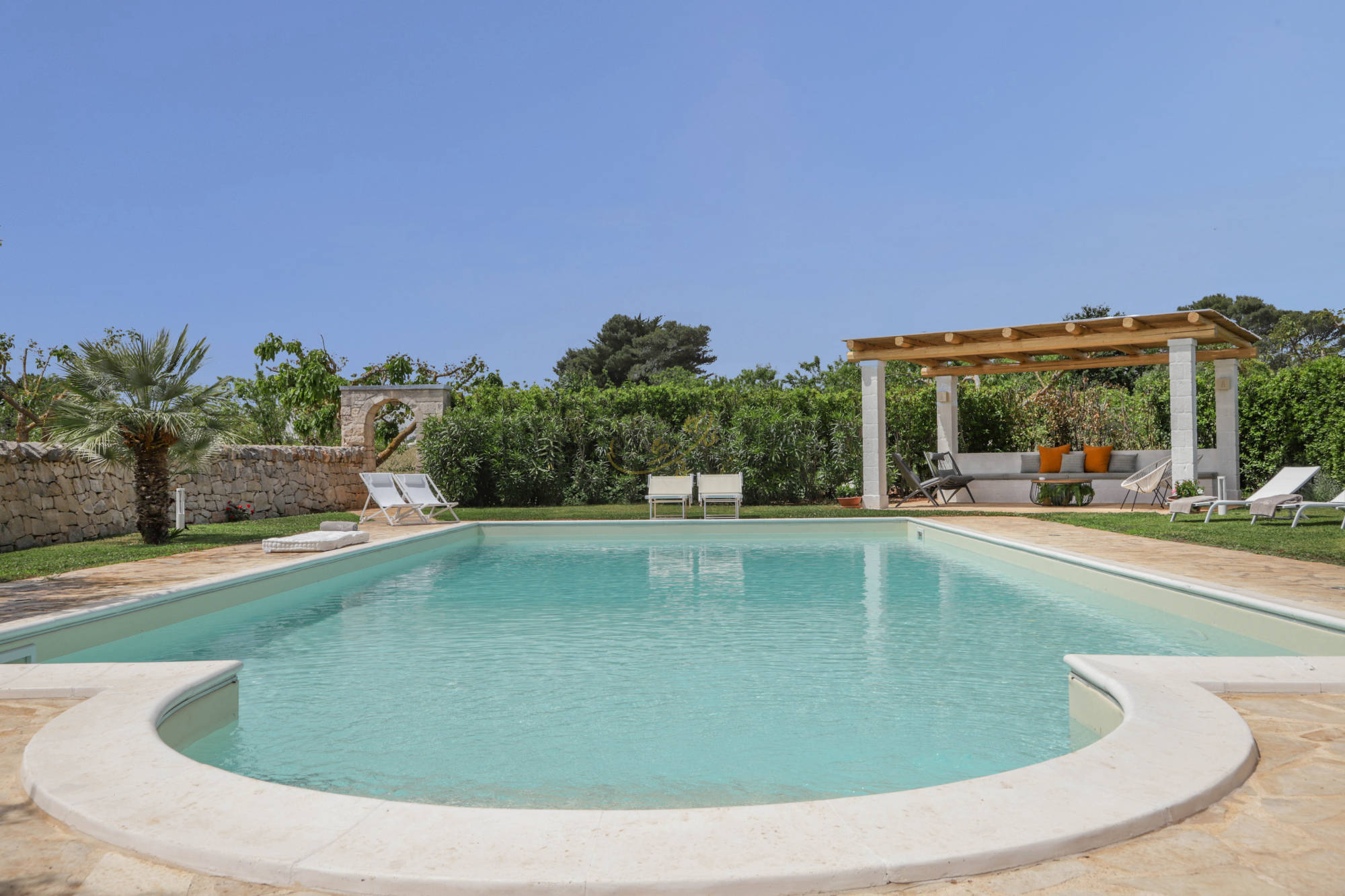 piscina trulli greta casa vacanze puglia