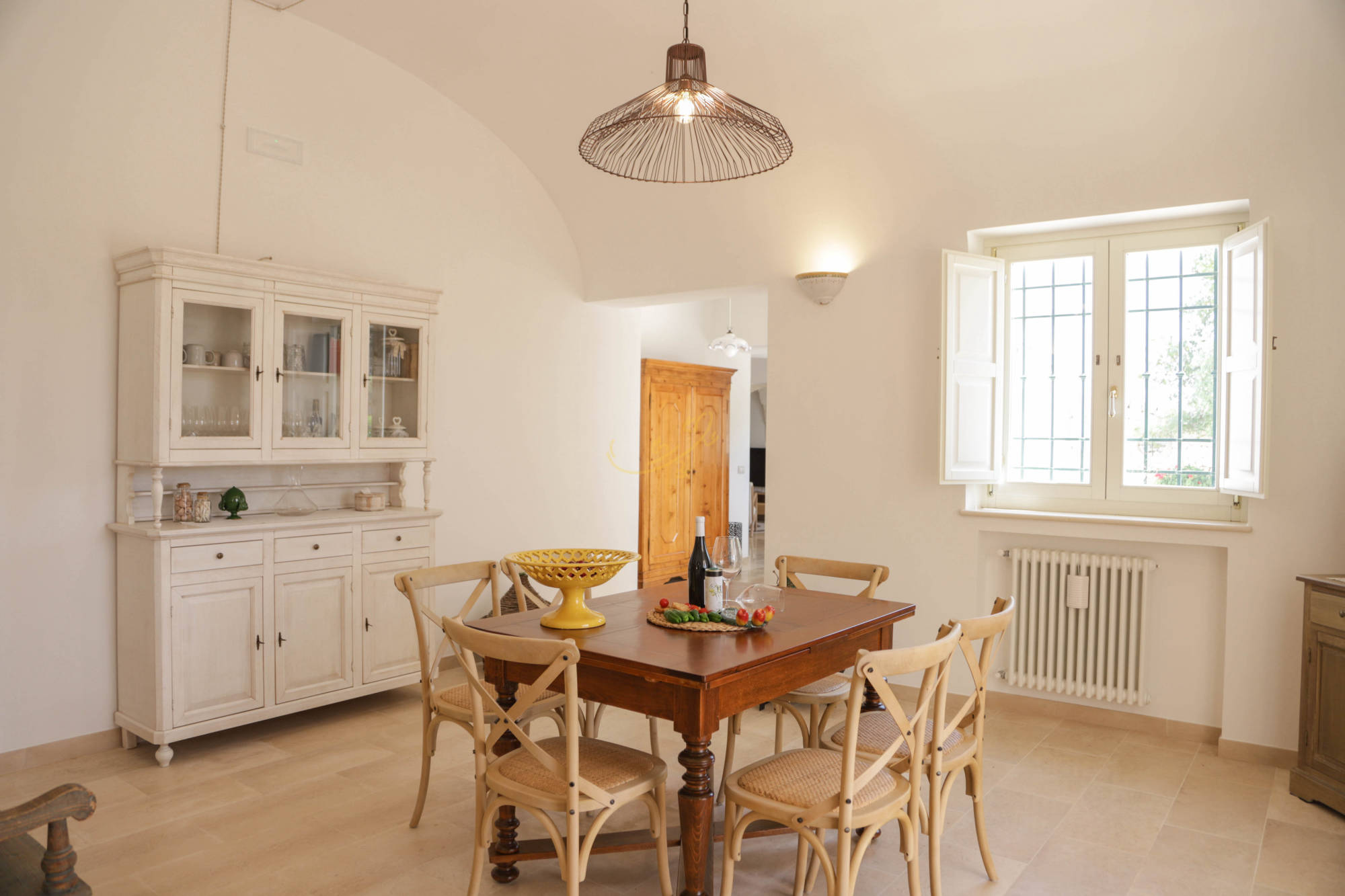 tavolo pranzo trulli greta casa vacanze puglia